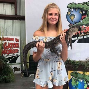 Meet your Posher, Alexys